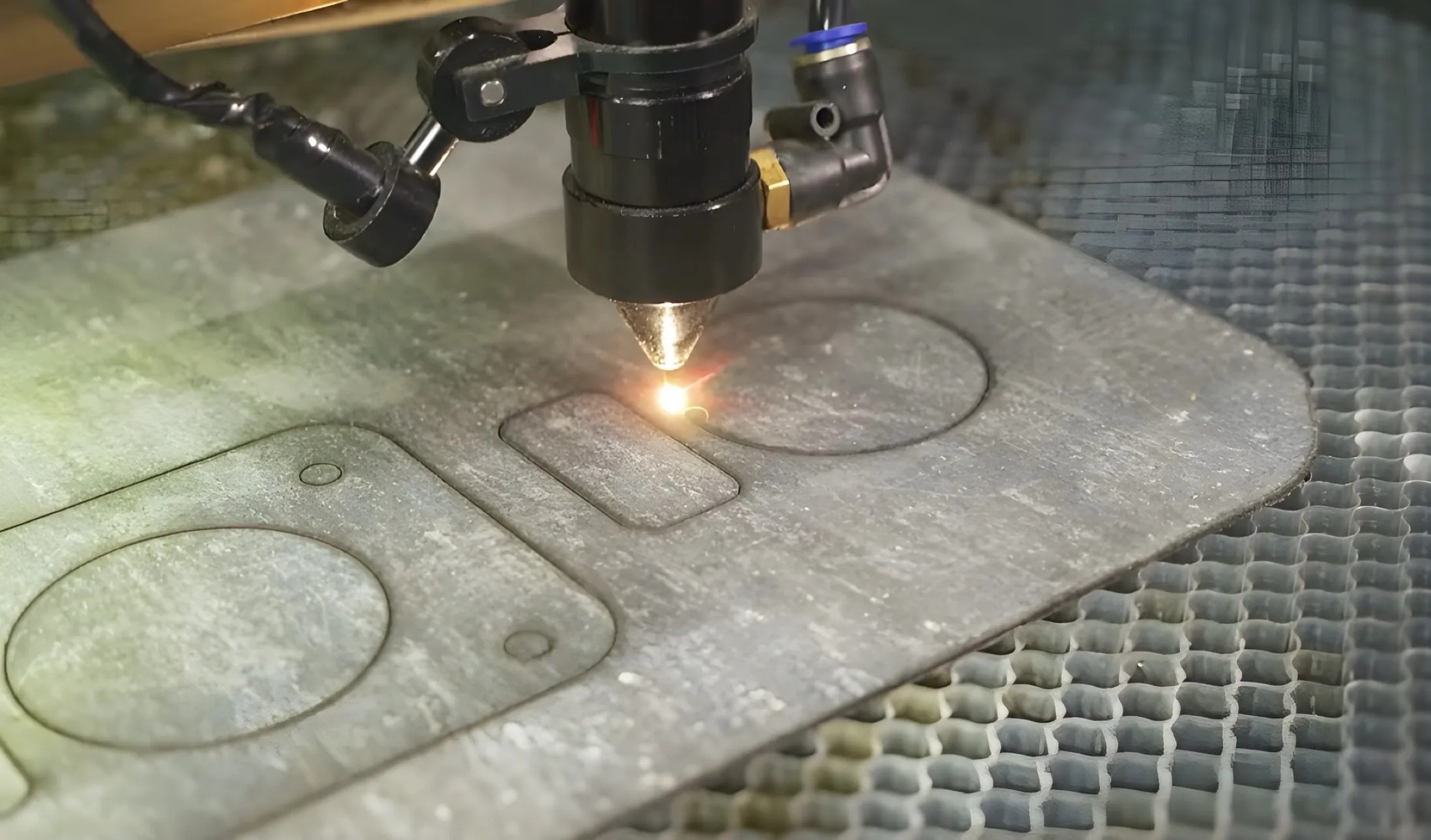 Lasersko rezanje tehničkih materijala